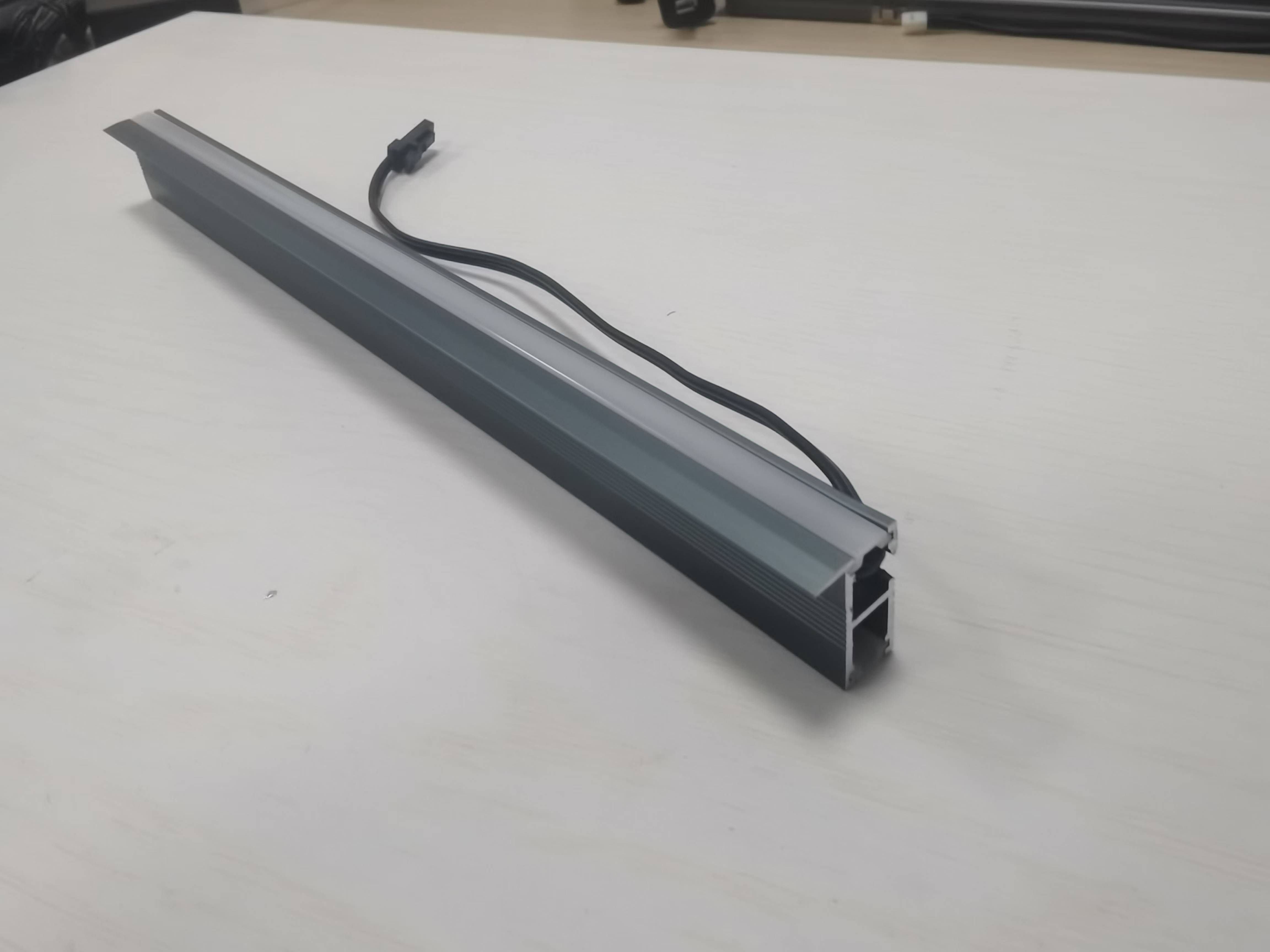 Y1162(18)后隔板灯